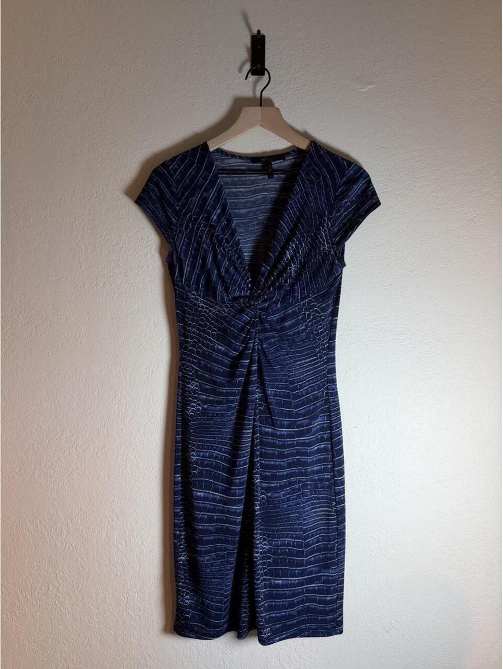 BCBGMAXAZRIA Blue Patterned Midi Dress with Twist Detail
